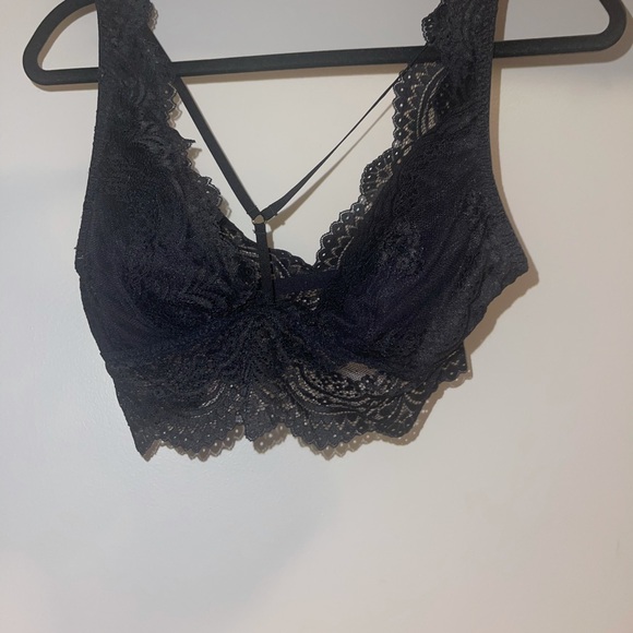 Lace crop bralette top - Picture 4 of 14